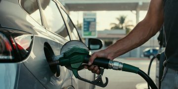 A união perfeita entre motor elétrico e etanol faz deste novo SUV nacional o maior pesadelo dos postos de combustíveis