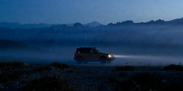 O SUV americano de visual robusto que não usa gasóleo e surpreende em terrenos difíceis