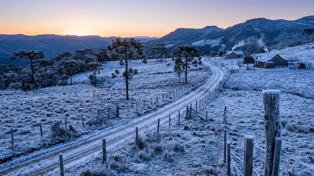 Cidade do interior de SC, situada a 1.335 metros de altitude, é o ponto mais gelado do país com temperaturas que caem muito abaixo de zero