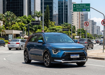 Conheça a SUV híbrida que faz mais de 20km/l e cabe no bolso.