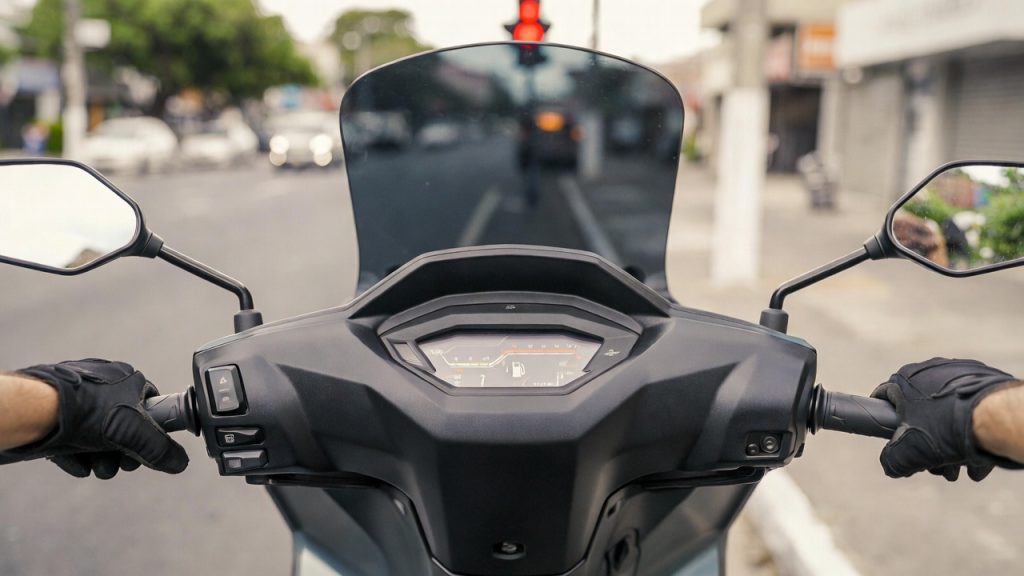 Esta scooter maravilhosa faz 45 km/l e garante uma agilidade formidável para vencer o trânsito pesado das capitais