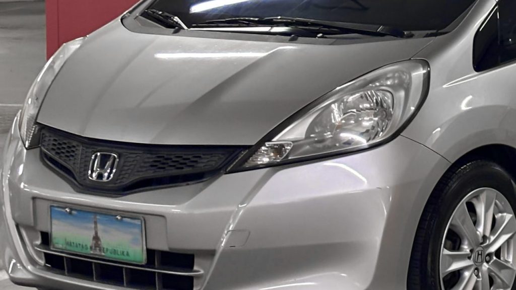 Honda Fit Cinza - Wikimedia Commons