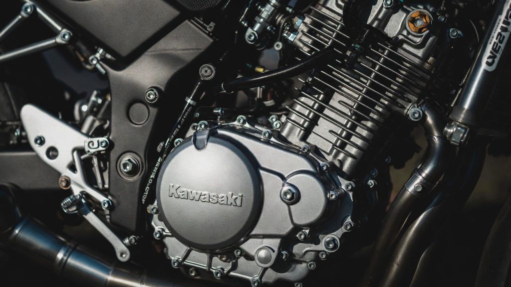 Tecnologia de pista por R$ 26 mil faz o novo modelo da Kawasaki ser a surpresa para motociclistas