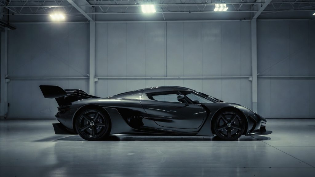 O carro mais rápido do mundo que custa R$ 15 milhões e usa tecnologia de jatos para vencer o vento