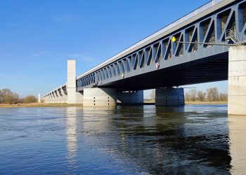 Com um aqueduto navegável de 918 metros de extensão, a estrutura alemã de 2003 tornou-se a maior ponte de água para navios de todo o planeta