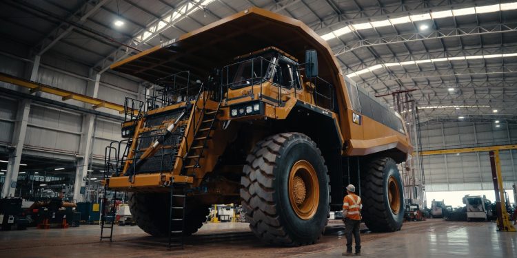 Mecânico de máquinas pesadas encontra valorização no setor de mineração e infraestrutura