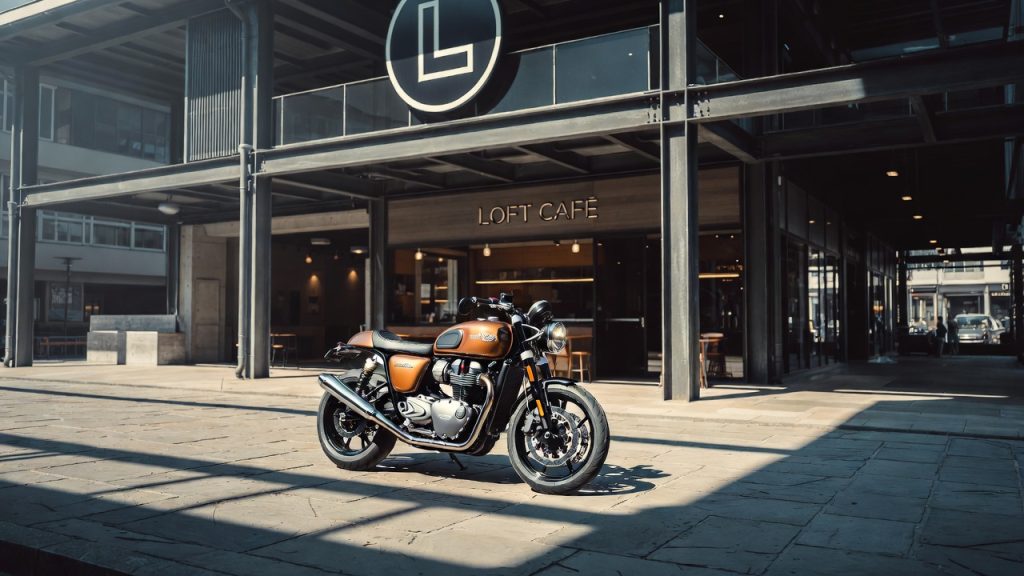 Marca britânica icônica registra modelo de 400cc com visual retrô para atrair novos pilotos