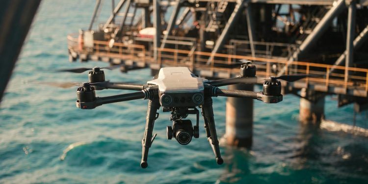 Mapear o oceano com drones de precisão rende R$ 9.500 e anima de todo o país quem sonha com as plataformas