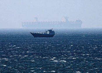 Morning Call: Fechamento do Estreito de Ormuz abala mercados e eleva risco de choque global