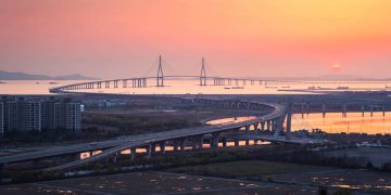 Com 21.380 metros de extensão sobre o mar, a ponte estaiada na Coreia do Sul surge como um recorde nacional de engenharia e logística