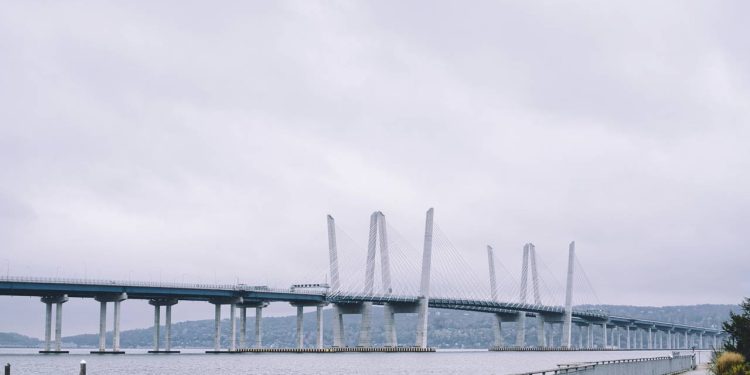 Com 4,8 km de extensão e um sistema de 8 faixas, a ponte de 2017 sobre o rio Hudson tornou-se a maior e mais moderna de todo o estado de NY