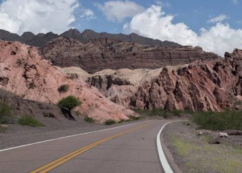 Rodovia na Argentina ganha fama por seus 5.194 km, pois cruza 236 pontes e 27 montanhas, sendo a rota mais épica de toda a Patagônia