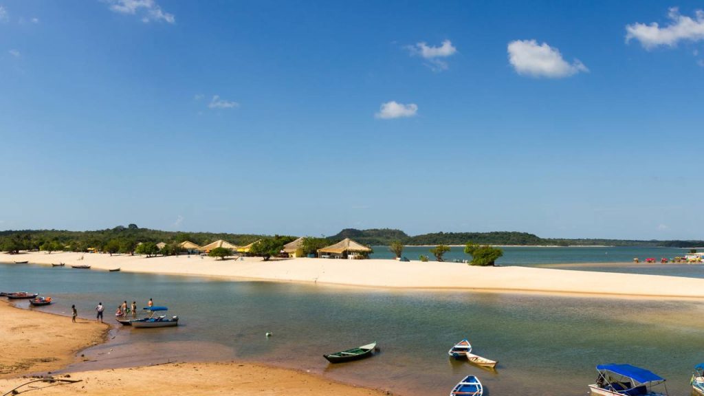Com sua fundação em 1661 e o encontro das águas dos rios Tapajós e Amazonas, a cidade paraense tornou-se o maior polo cultural do oeste do estado