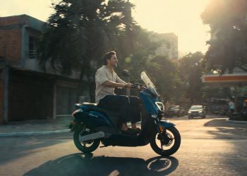 Fugir dos postos de gasolina virou uma tarefa formidável com esta scooter elétrica que custa menos de R$ 10 mil
