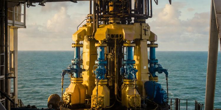 Salário de R$ 11 mil e 15 dias de folga fazem esta função offshore ser o passaporte para a liberdade real