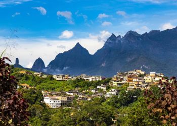 Cidade fundada há 134 anos preserva a história da família imperial e encanta com seu clima serrano, em território fluminense