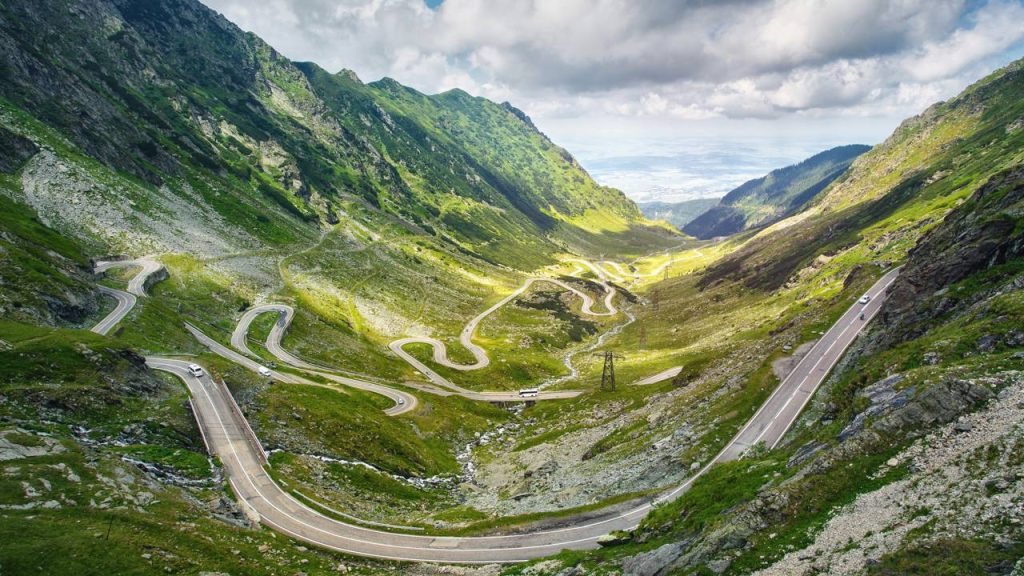 Estrada Na Rom nia Corta Os C rpatos A 2 042 Metros De Altitude A 
