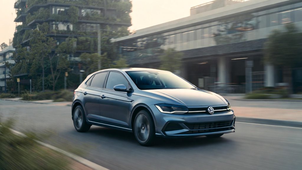 Hatch alemão que lidera as vendas em 2026 esconde um segredo de economia no seu motor de três cilindros