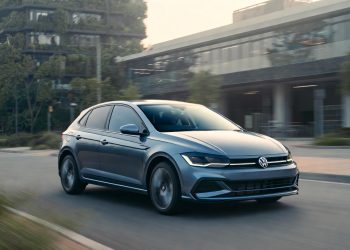 Hatch alemão que lidera as vendas em 2026 esconde um segredo de economia no seu motor de três cilindros