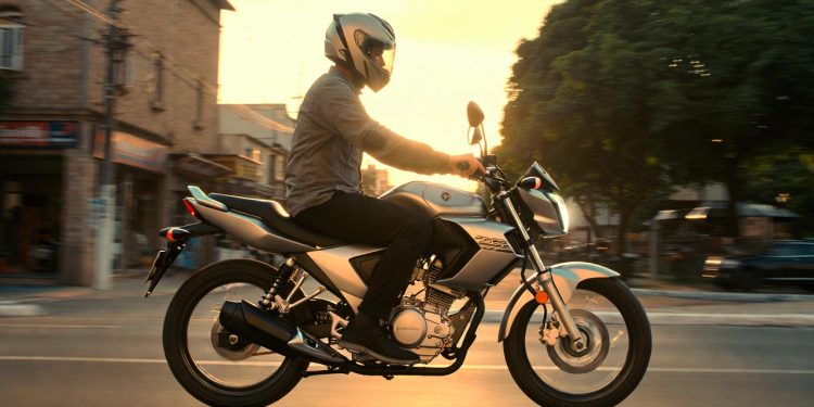 Alcançar 45 km/l no asfalto urbano é uma realidade brilhante para os pilotos desta máquina que une estilo e durabilidade formidável