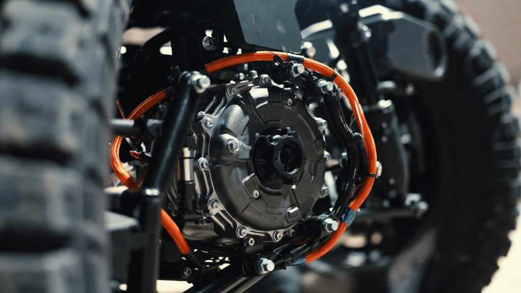 O novo SUV chinês de ultra-luxo que consegue flutuar na água e girar 360º no próprio eixo