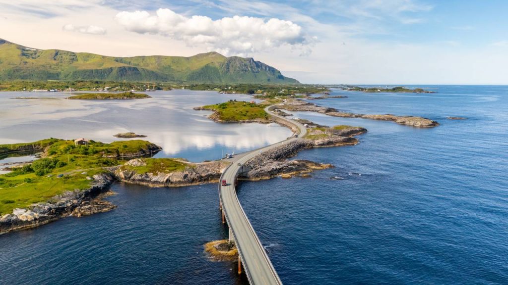 Atlantic Ocean Road - Créditos: depositphotos.com / fokkebok