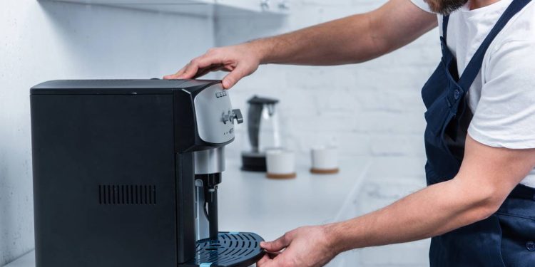 Cafeteira italiana e economia no café gourmet - Créditos: depositphotos.com / VitalikRadko