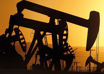Petróleo se aproxima de US$ 120 na maior alta diária da história e mobiliza G7
