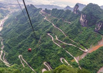 Tianmen Mountain - Créditos: depositphotos.com / casanowe1