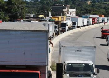 Com medo de greve dos caminhoneiros, governo anuncia medidas para fiscalizar preços do frete