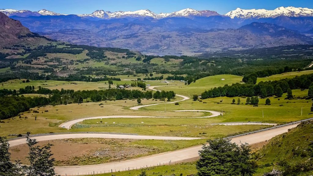 Com 1.240 km através da Patagônia, a rodovia chilena revela geleiras intocadas e representa um dos projetos de engenharia mais ambiciosos da história do Chile
