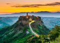 Fundada há 2.500 anos no alto de um abismo, a cidade de Civita di Bagnoregio virou o maior símbolo de resistência contra a erosão