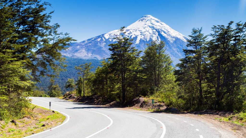 Estrada do vulcão Osorno no Chile