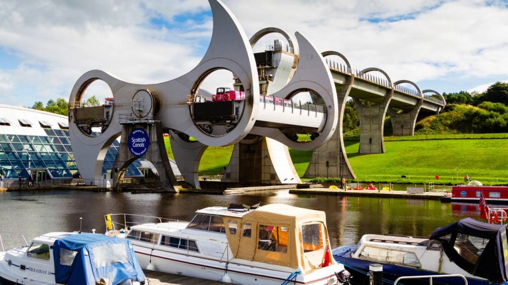 Com 35 metros de desnível total e sistema rotativo único, o elevador de Falkirk virou uma obra-prima da engenharia mecânica no Reino Unido