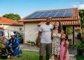 O operário do sol que vê sua agenda lotada com meses de antecedência visto que instala usinas particulares capazes de reduzir a conta de luz das famílias em até 90%