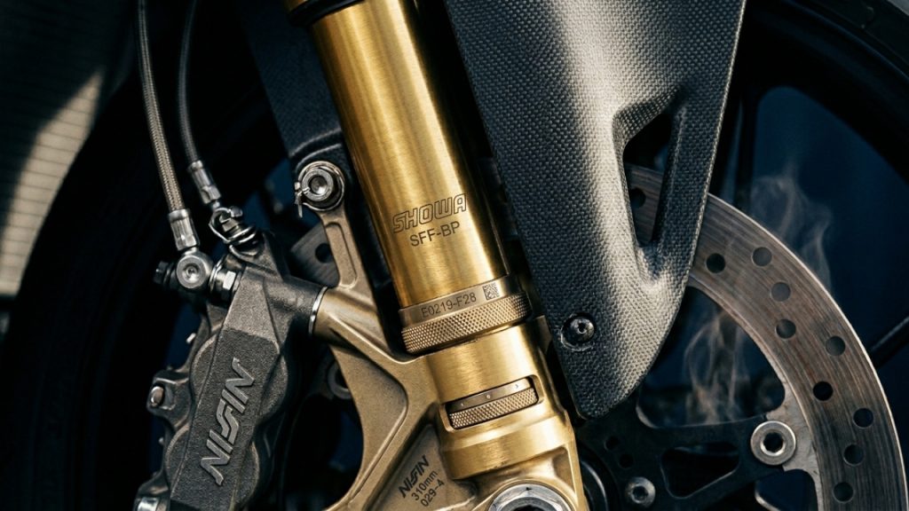 O meio-termo perfeito que entrega 50 cavalos por R$ 40 mil virou o passaporte para o motociclismo de luxo