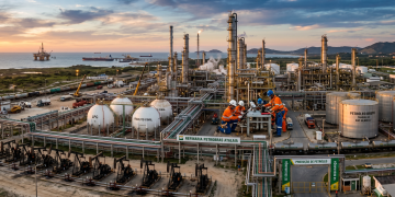 Injeção de água no subsolo garante o ritmo da produção de petróleo