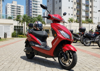 Moto elétrica de 8 mil reais que carrega em 4 horas vira o novo fenômeno das cidades e deixa donos de postos preocupados