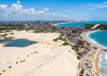 Com 300 dias de sol por ano e dunas de areia móveis em Genipabu, o roteiro em Natal revela as melhores praias e o novo visual da orla de Ponta Negra