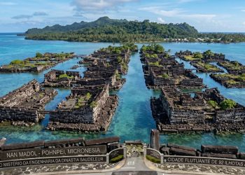 A misteriosa cidade flutuante de pedra construída sobre recifes de corais no Oceano Pacífico há 800 anos