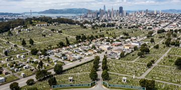 O município silencioso desenhado para abrigar 1 milhão de mortos e que possui apenas 1500 habitantes vivos