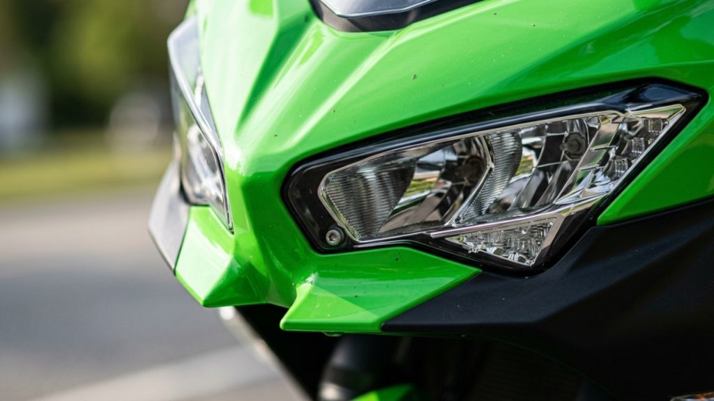 Performance de pista e agilidade urbana consagram a esportiva média como o degrau definitivo para a alta cilindrada