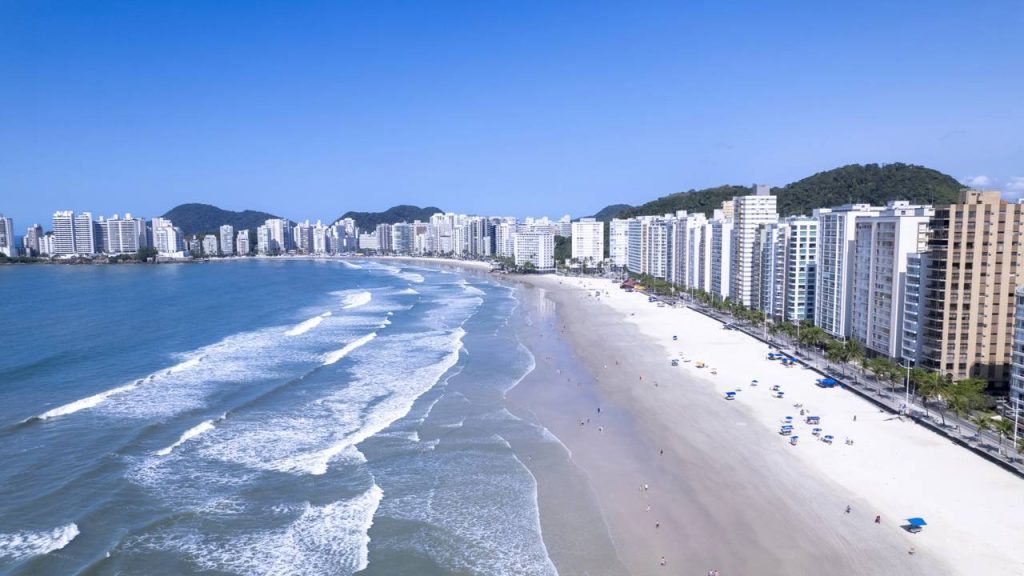 Cidade fundada em 1934 é uma das estâncias balneárias mais visitadas e famosas de todo o litoral de São Paulo