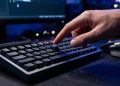 Empresas americanas pagam 25 dólares por hora para brasileiros avaliarem respostas de inteligência artificial
