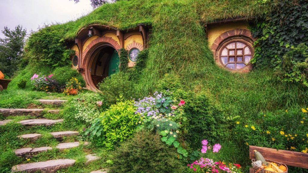 Com 44 tocas de hobbit construídas em 1999, o vilarejo neozelandês virou o maior ícone cinematográfico e destino turístico do país