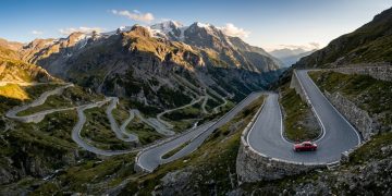 Quem se aventura por este passo de montanha sente exaustão nos braços