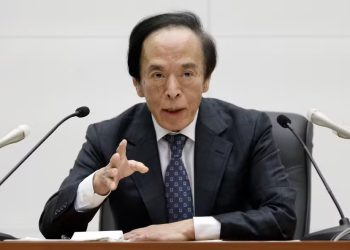 Japão mantém os juros inalterados, mas sinaliza alta diante dos riscos de inflação