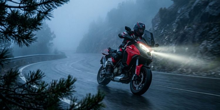 Tecnologia de MotoGP em uma aventureira faz esta máquina italiana ser a surpresa definitiva para os viajantes