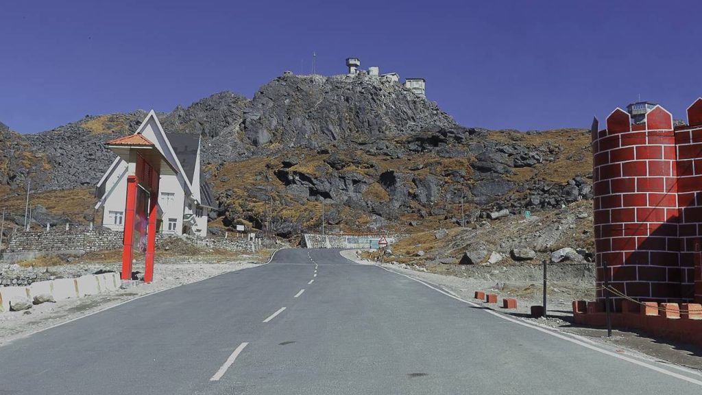 Com 4.310 metros de altitude, a passagem na fronteira entre Índia e China é um dos pontos mais altos da histórica Rota da Seda