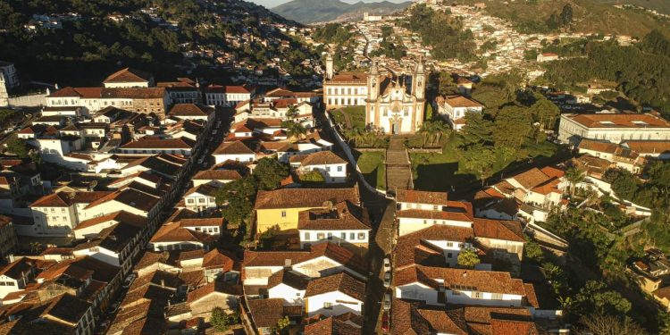 A monumental metrópole nas montanhas que já foi a região mais populosa das Américas no século 18 e hoje abriga o maior conjunto de arquitetura colonial do mundo